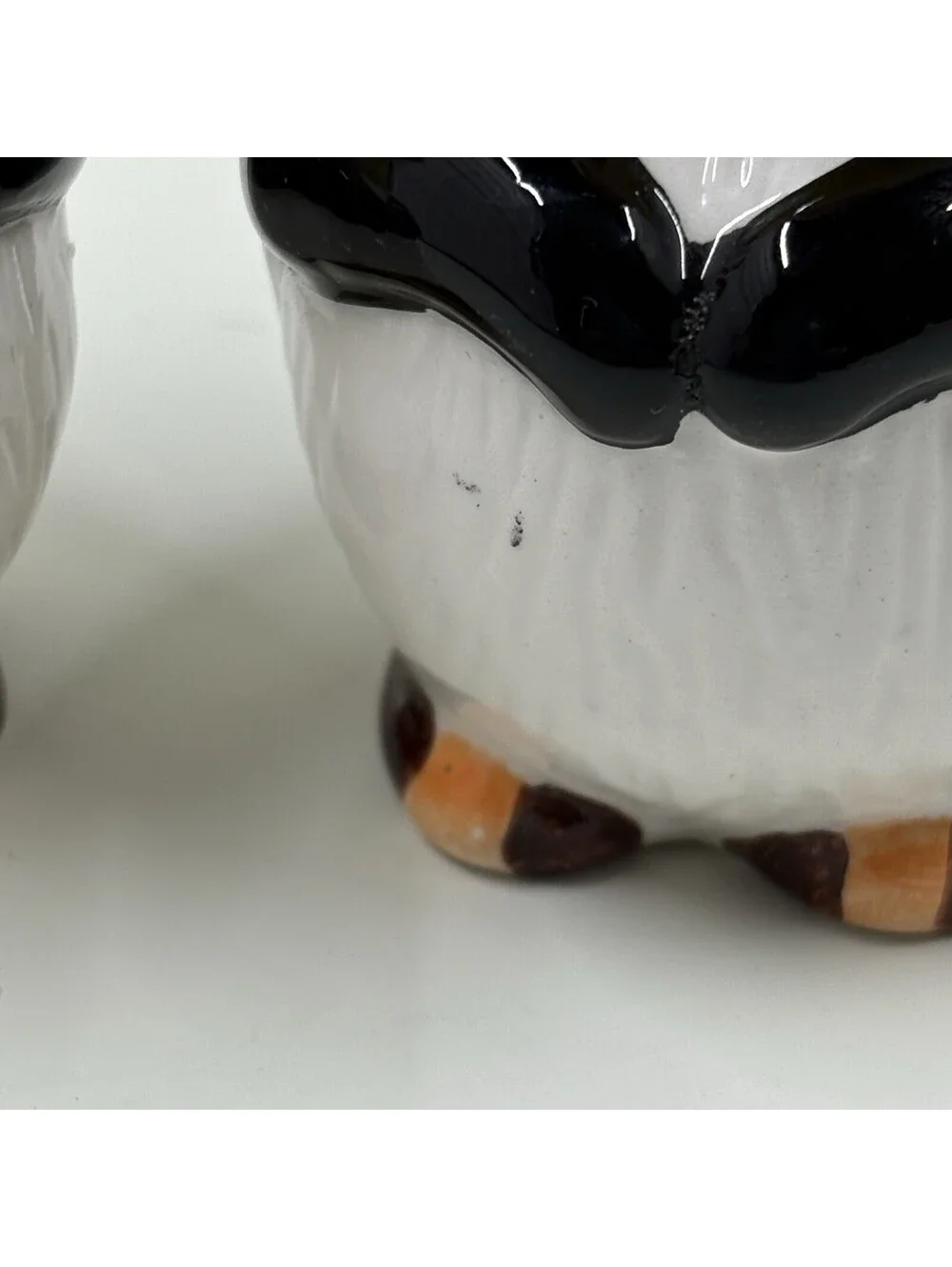 Christmas salt & pepper shakers penguins scarves & hats